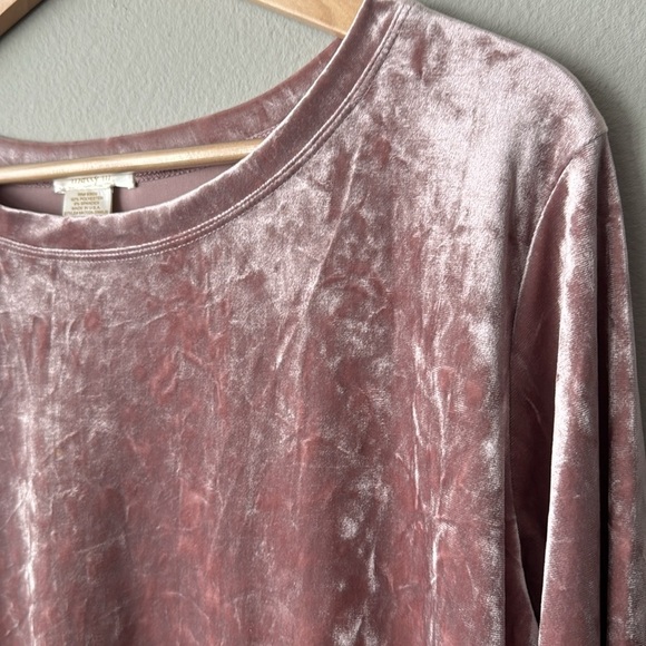 Matty M Long Sleeve Crushed Velvet Top with Banded Hem in Blush Women's Size XL - Picture 2 of 5